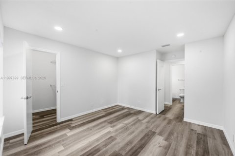 Condominio en alquiler en Margate, Florida, 2 dormitorios, 89.46 m2 № 2064670 - foto 17