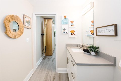 Casa en venta en Treasure Island, Florida, 5 dormitorios, 187.29 m2 № 2155925 - foto 15