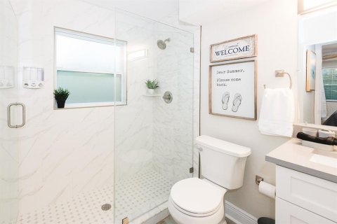Casa en venta en Treasure Island, Florida, 5 dormitorios, 187.29 m2 № 2155925 - foto 13