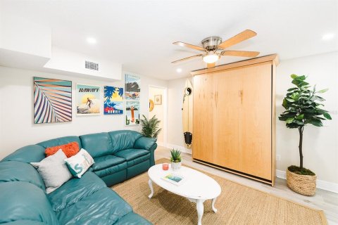 Casa en venta en Treasure Island, Florida, 5 dormitorios, 187.29 m2 № 2155925 - foto 7