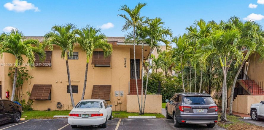Condo à Hialeah, Floride, 3 chambres  № 2168696