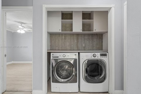 Copropriété à vendre à Hialeah, Floride: 3 chambres, 106 m2 № 2168696 - photo 13