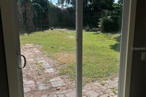 Villa ou maison à louer à Brandon, Floride: 3 chambres, 148.18 m2 № 2119052 - photo 12