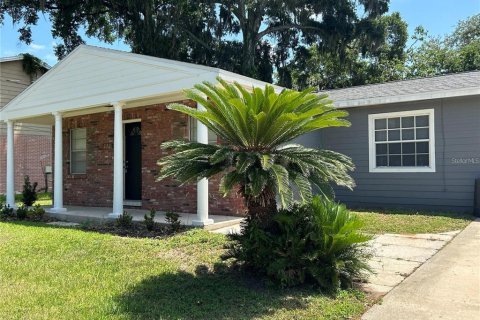 Villa ou maison à louer à Brandon, Floride: 3 chambres, 148.18 m2 № 2119052 - photo 2