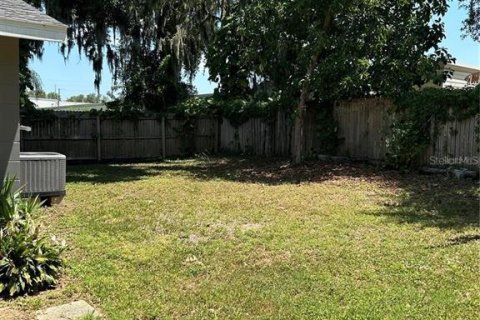 Villa ou maison à louer à Brandon, Floride: 3 chambres, 148.18 m2 № 2119052 - photo 15