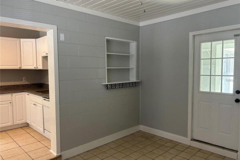 Villa ou maison à louer à Brandon, Floride: 3 chambres, 148.18 m2 № 2119052 - photo 9