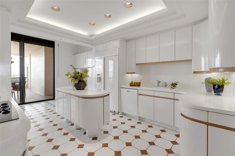 Condo in Longboat Key, Florida, 2 bedrooms  № 1915393 - photo 22
