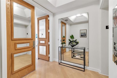 Condo in Longboat Key, Florida, 2 bedrooms  № 1915393 - photo 11