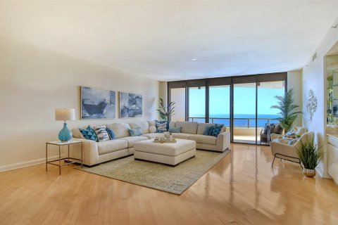 Condo in Longboat Key, Florida, 2 bedrooms  № 1915393 - photo 13