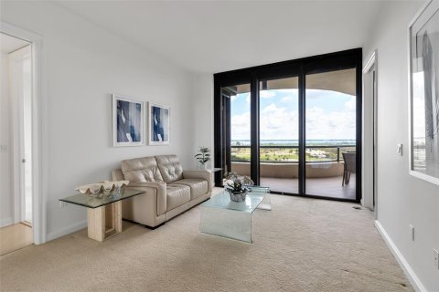 Condo in Longboat Key, Florida, 2 bedrooms  № 1915393 - photo 27