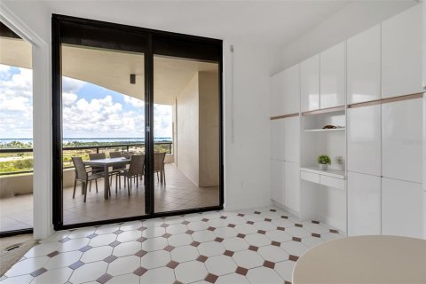 Condo in Longboat Key, Florida, 2 bedrooms  № 1915393 - photo 25