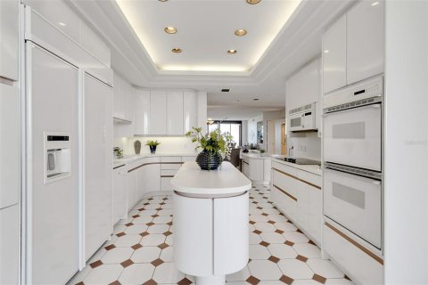 Condo in Longboat Key, Florida, 2 bedrooms  № 1915393 - photo 23