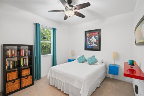 Villa ou maison à vendre à Miami, Floride: 4 chambres, 233.37 m2 № 1965052 - photo 10