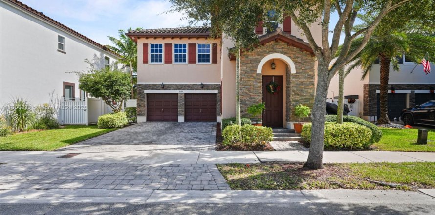 Villa ou maison à Miami, Floride 4 chambres, 233.37 m2 № 1965052