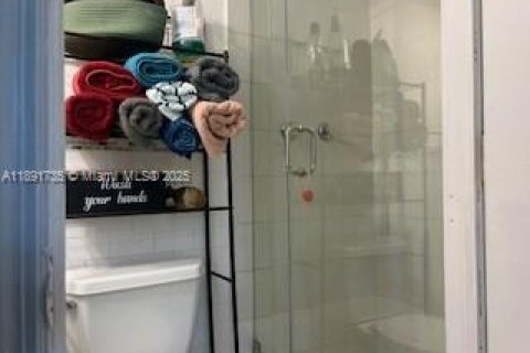 Commercial property in Miami, Florida 1 bedroom, 18.58 sq.m. № 2021574 - photo 4
