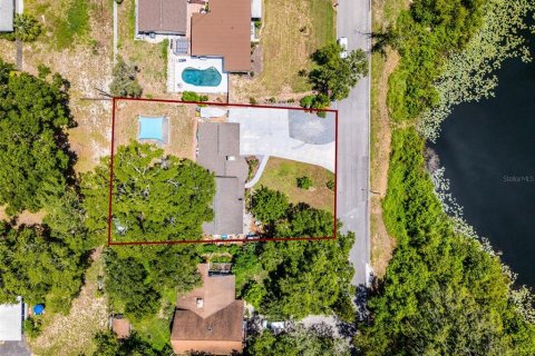 House in Clermont, Florida 3 bedrooms, 233.18 sq.m. № 1808634 - photo 30