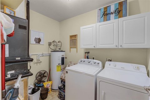 House in Clermont, Florida 3 bedrooms, 233.18 sq.m. № 1808634 - photo 15