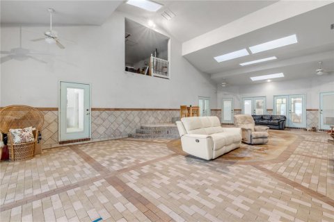 House in Ormond Beach, Florida 3 bedrooms, 290.32 sq.m. № 2099568 - photo 14