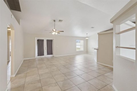 Villa ou maison à louer à Clermont, Floride: 4 chambres, 183.39 m2 № 2318887 - photo 3