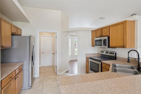 Villa ou maison à louer à Clermont, Floride: 4 chambres, 183.39 m2 № 2318887 - photo 5