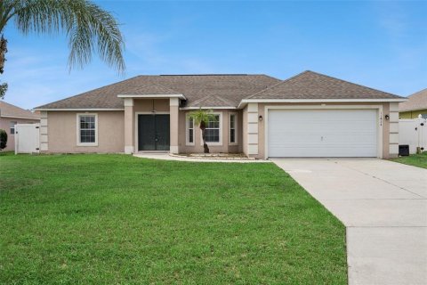 Villa ou maison à Clermont, Floride 4 chambres, 183.39 m2 № 2318887