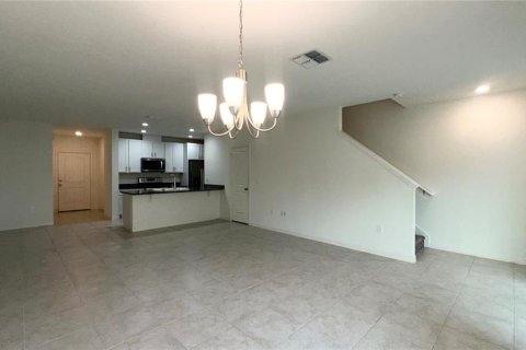 Townhouse in LANDINGS AT RIVERBEND TOWNHOMES in Sanford, Florida 3 bedrooms, 137.4 sq.m. № 2277693 - photo 11