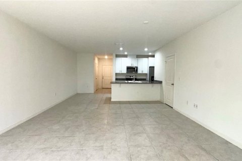 Townhouse in LANDINGS AT RIVERBEND TOWNHOMES in Sanford, Florida 3 bedrooms, 137.4 sq.m. № 2277693 - photo 10