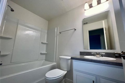 Townhouse in LANDINGS AT RIVERBEND TOWNHOMES in Sanford, Florida 3 bedrooms, 137.4 sq.m. № 2277693 - photo 12