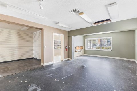 Propiedad comercial en alquiler en Orlando, Florida, 165.46 m2 № 1787373 - foto 21