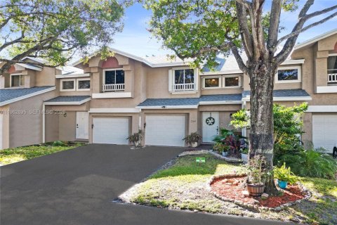 Touwnhouse à vendre à Deerfield Beach, Floride: 2 chambres, 132.76 m2 № 2080180 - photo 3