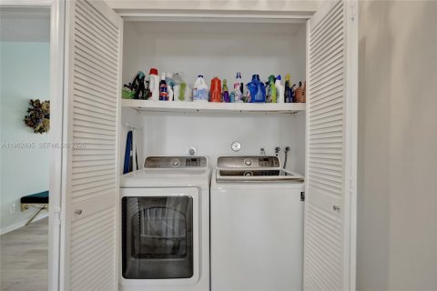 Touwnhouse à vendre à Deerfield Beach, Floride: 2 chambres, 132.76 m2 № 2080180 - photo 24
