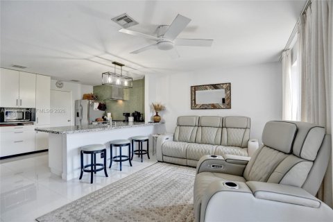 Touwnhouse à vendre à Deerfield Beach, Floride: 2 chambres, 132.76 m2 № 2080180 - photo 17
