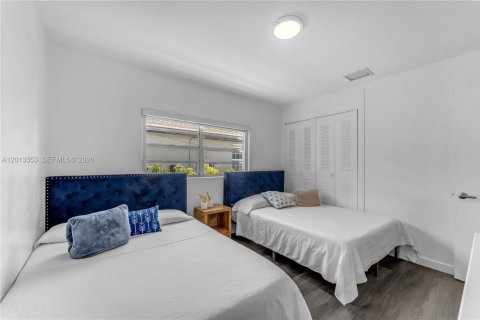 Villa ou maison à vendre à Miami, Floride: 7 chambres, 216.65 m2 № 2076019 - photo 20