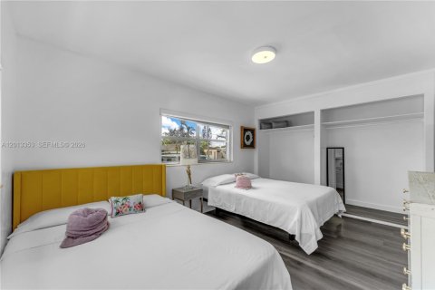 Villa ou maison à vendre à Miami, Floride: 7 chambres, 216.65 m2 № 2076019 - photo 15