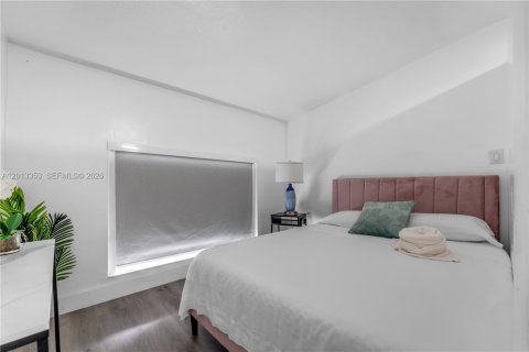 Villa ou maison à vendre à Miami, Floride: 7 chambres, 216.65 m2 № 2076019 - photo 27
