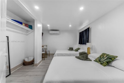 Villa ou maison à vendre à Miami, Floride: 7 chambres, 216.65 m2 № 2076019 - photo 22