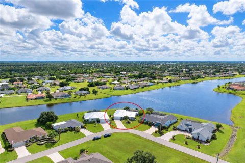 House in Punta Gorda, Florida 3 bedrooms, 183.3 sq.m. № 2421810 - photo 10