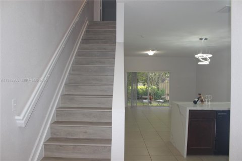 Adosado en alquiler en Lauderdale Lakes, Florida, 3 dormitorios, 136.57 m2 № 1992114 - foto 5