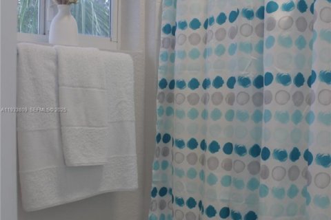 Adosado en alquiler en Lauderdale Lakes, Florida, 3 dormitorios, 136.57 m2 № 1992114 - foto 15