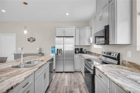House in Tampa, Florida 4 bedrooms, 185.8 sq.m. № 2138367 - photo 7