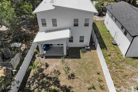 House in Tampa, Florida 4 bedrooms, 185.8 sq.m. № 2138367 - photo 26