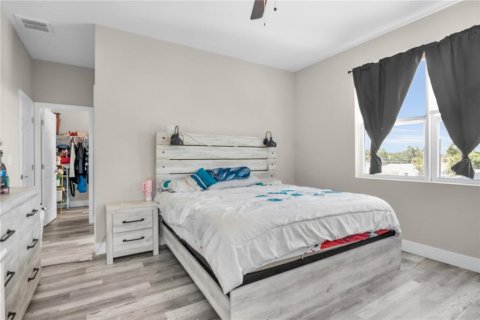 House in Tampa, Florida 4 bedrooms, 185.8 sq.m. № 2138367 - photo 22