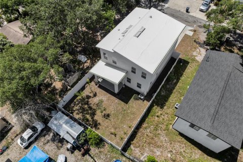House in Tampa, Florida 4 bedrooms, 185.8 sq.m. № 2138367 - photo 27