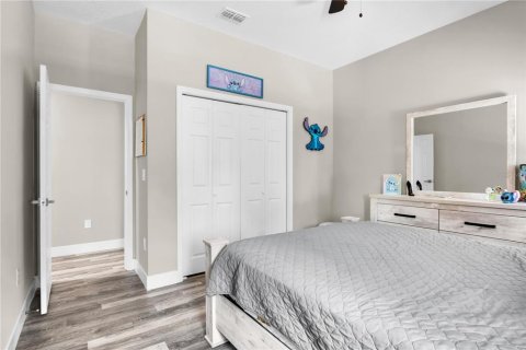 House in Tampa, Florida 4 bedrooms, 185.8 sq.m. № 2138367 - photo 21