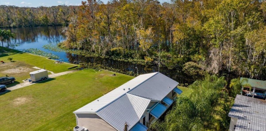 Villa ou maison à Satsuma, Floride 3 chambres, 132.85 m2 № 865741