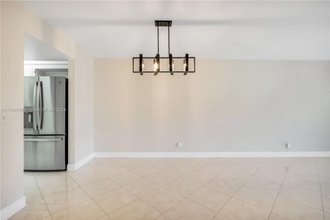Condo in Pembroke Pines, Florida, 2 bedrooms  № 1462377 - photo 21