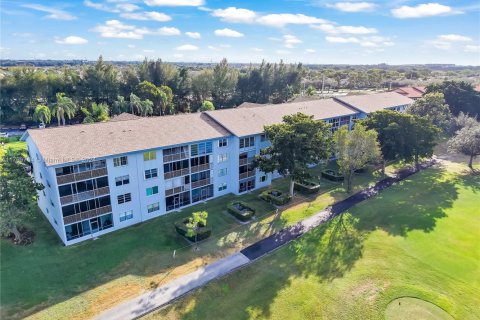 Condo in Pembroke Pines, Florida, 2 bedrooms  № 1462377 - photo 5