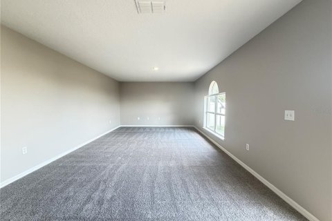 House in Leesburg, Florida 4 bedrooms, 272.76 sq.m. № 2197743 - photo 7