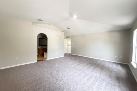 House in Leesburg, Florida 4 bedrooms, 272.76 sq.m. № 2197743 - photo 15