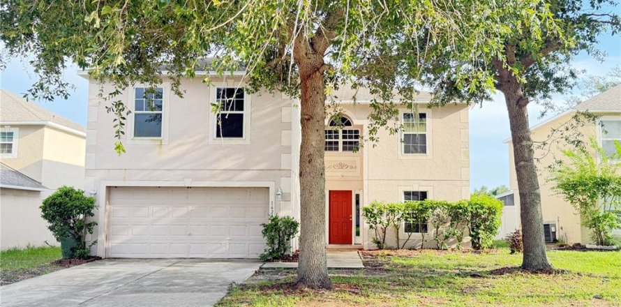House in Leesburg, Florida 4 bedrooms, 272.76 sq.m. № 2197743